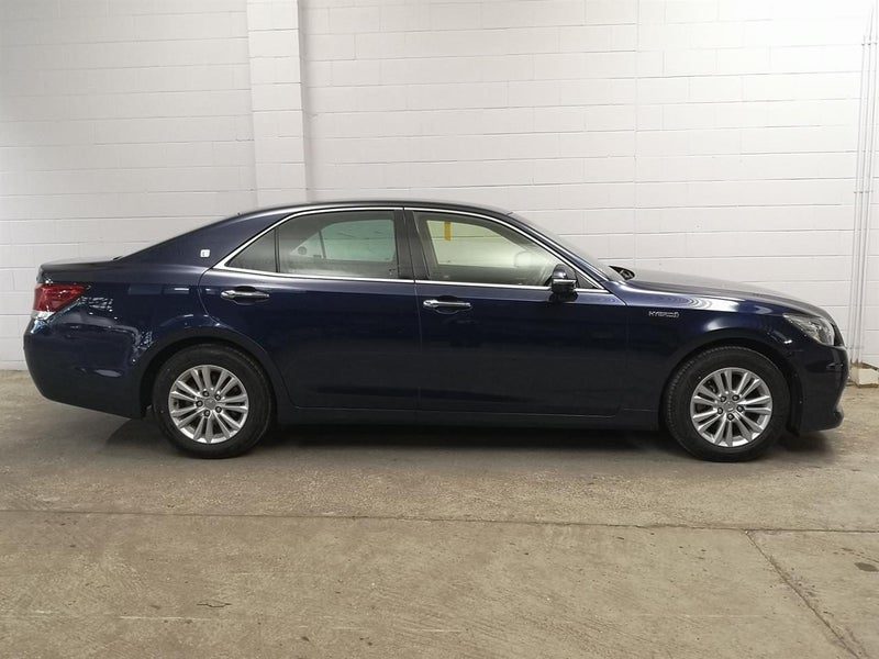 2015 Toyota Crown Hybrid, photo 3