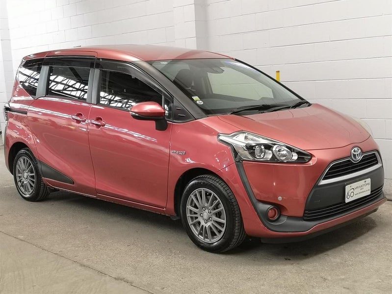 2015 Toyota Sienta 7 seats, Low ks, High Spec