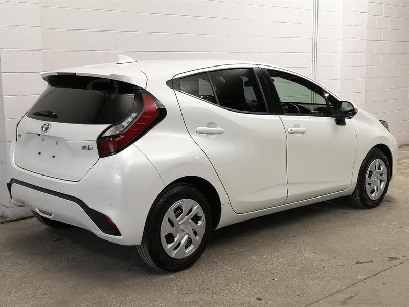 2022 Toyota Aqua Newshape ,Keyless ,Camera, photo 2