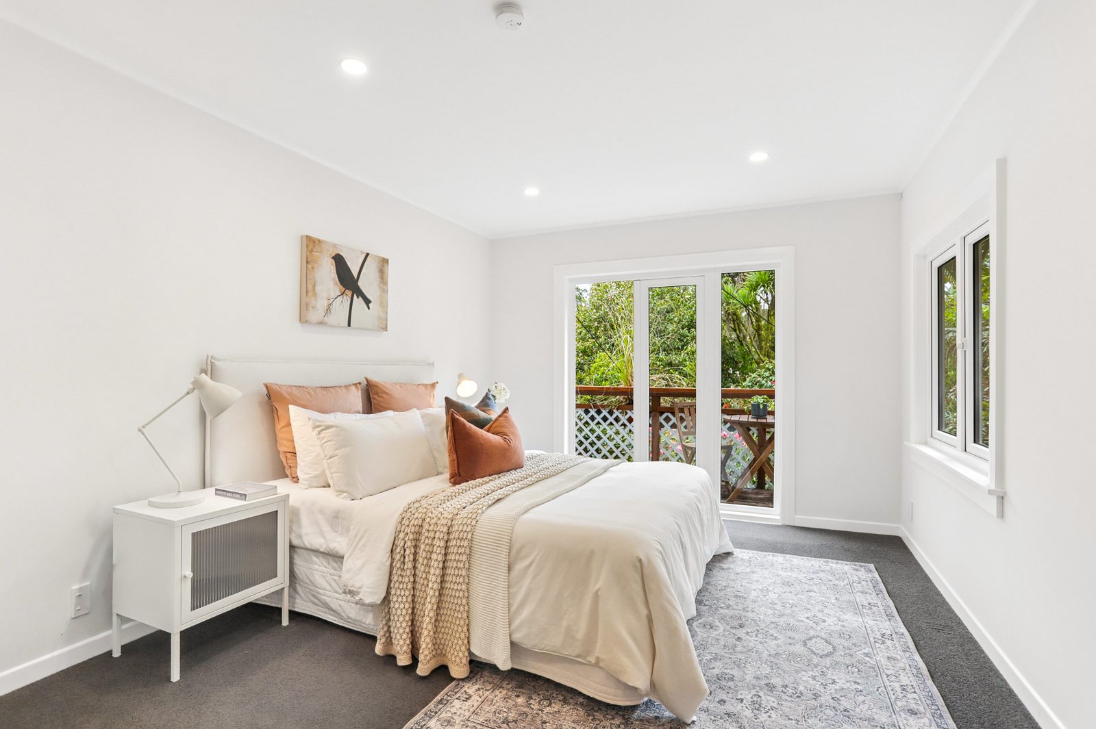 562 Scenic Drive, Waiatarua, photo 15