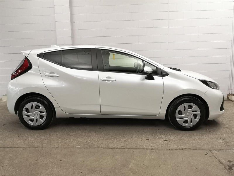 2022 Toyota Aqua Newshape ,Keyless ,Camera, photo 3