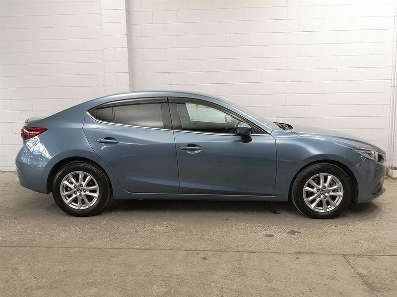 2013 Mazda Axela, photo 3