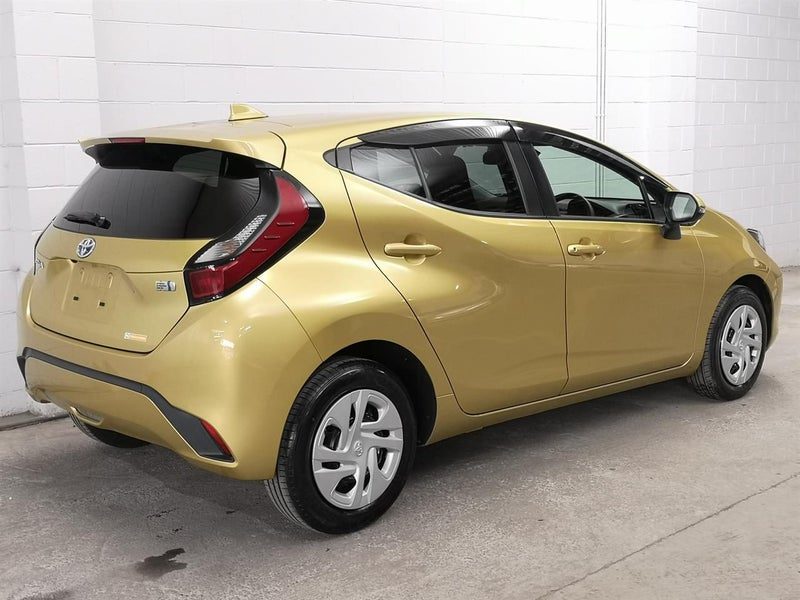2021 Toyota Aqua, photo 2