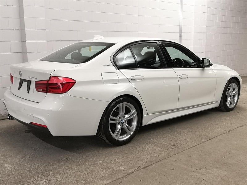 2016 BMW 330e PHEV M Sports model with Low km, photo 2