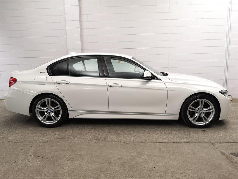 2016 BMW 330e PHEV M Sports model with Low km, photo 3