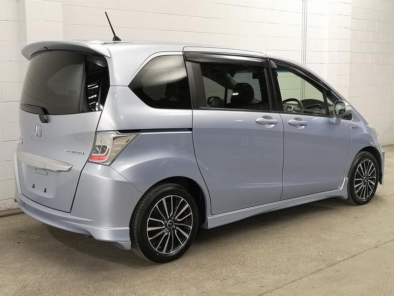 2013 Honda Freed Hybrid, photo 2