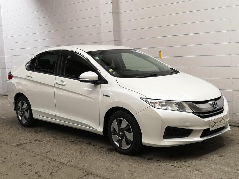 2015 Honda GRACE Hybrid 1.5L / City with low KM
