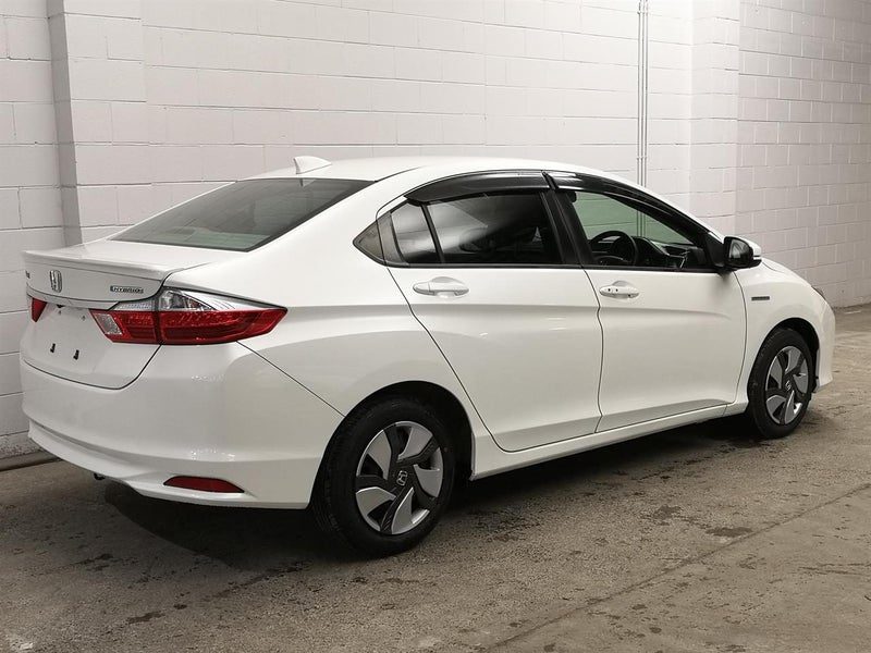 2015 Honda GRACE Hybrid 1.5L / City with low KM, photo 2