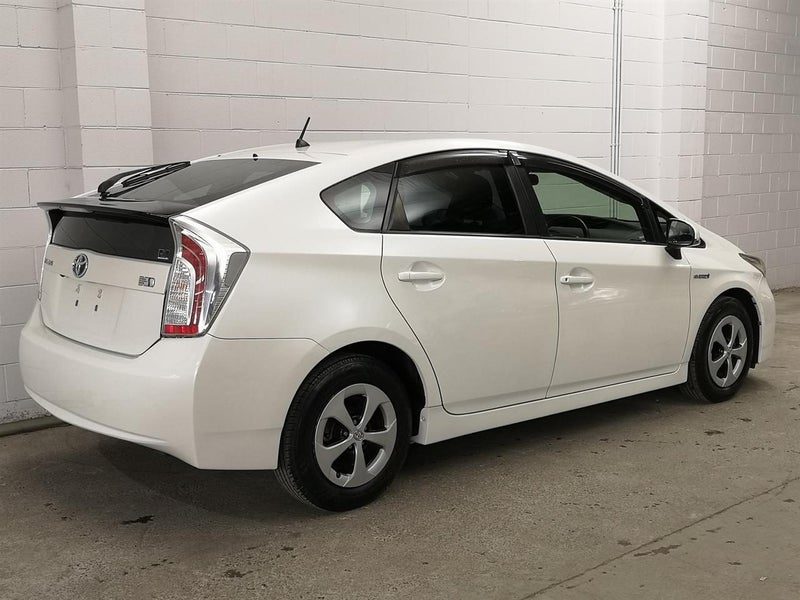 2013 Toyota Prius facelift ,low ks, as new, photo 2