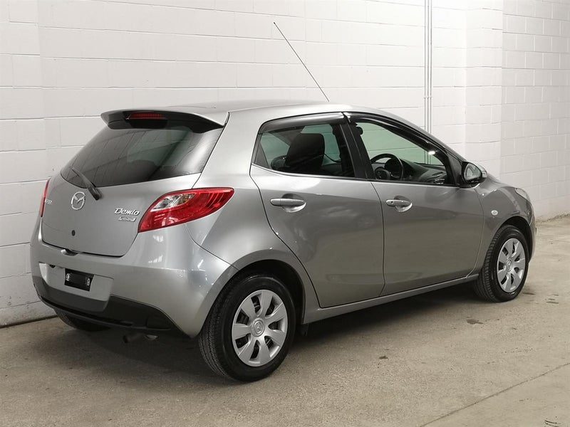 2014 Mazda Demio 1.3, photo 2