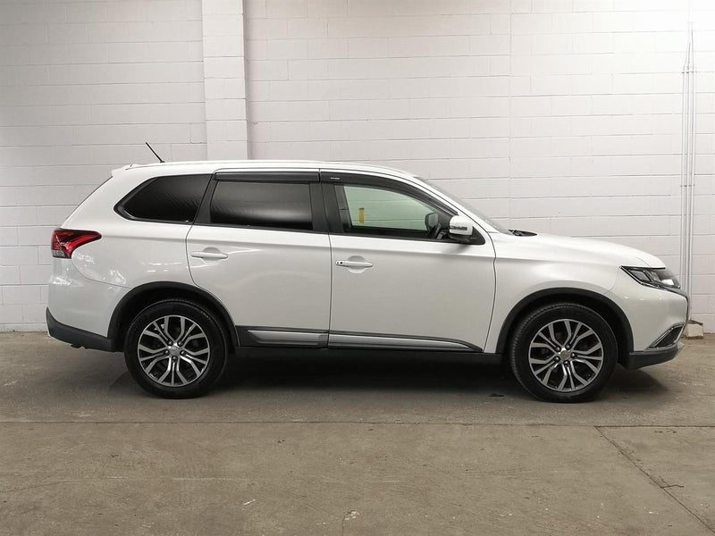 2016 Mitsubishi Outlander 7 Seater, photo 3