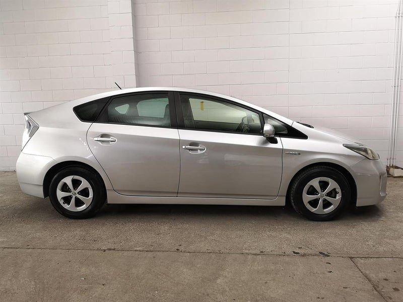 2013 Toyota Prius facelift ,low ks, as new, photo 3