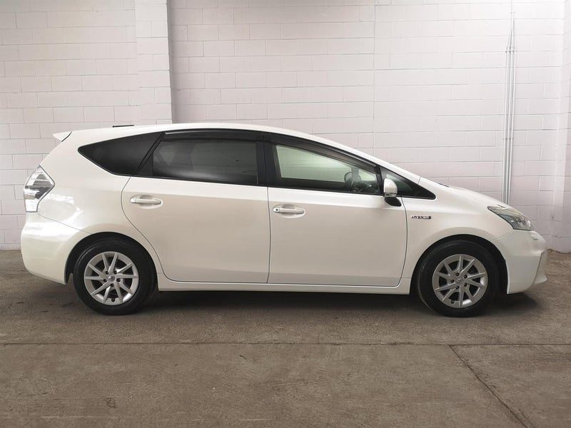 2012 Toyota Prius Alpha, photo 3
