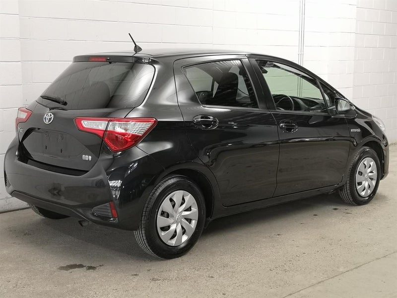 2017 Toyota Vitz new shape low ks, photo 2