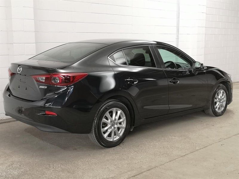 2014 Mazda Axela HEV Super low ks, as new, photo 2