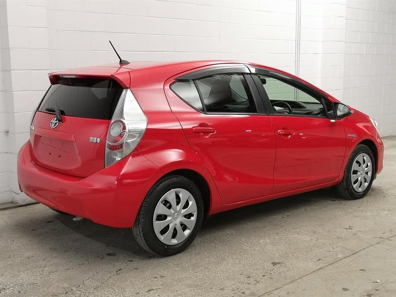 2013 Toyota Aqua Keyless, Facelift, Camchain, photo 2