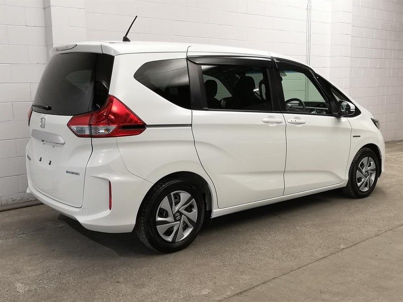 2017 Honda Freed 6 seats, camchain, nice n tidy, photo 2