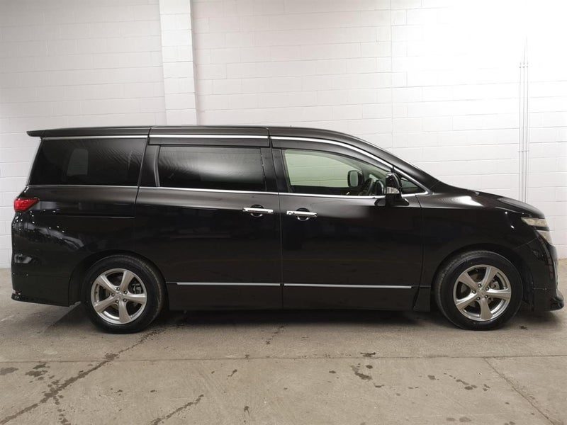 2012 Nissan Elgrand, photo 3