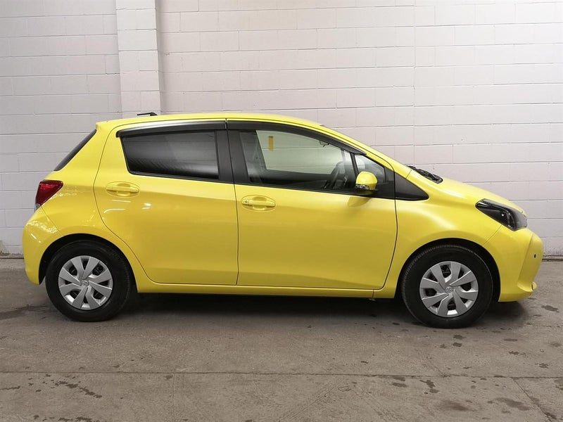 2016 Toyota Vitz Newshape, Super low ks as new, photo 3