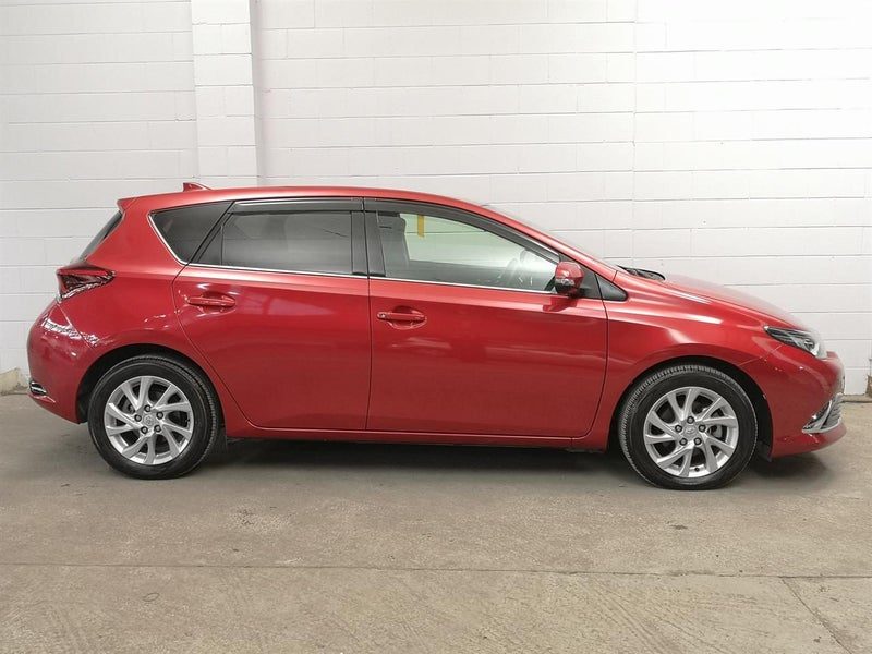 2017 Toyota Auris NEW SHAPE LOW KM, photo 3