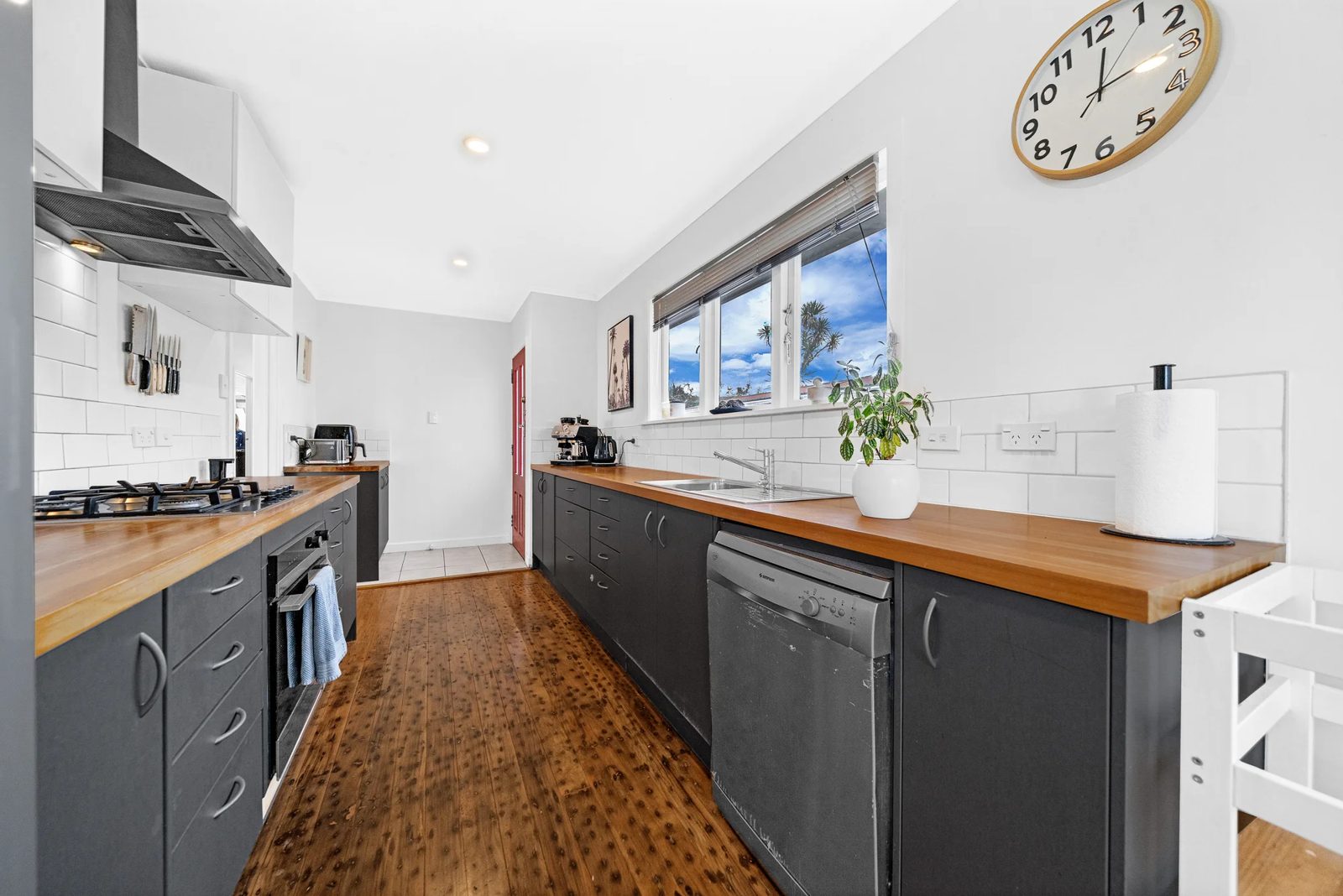 4 Beaubank Road, Kelston, photo 6