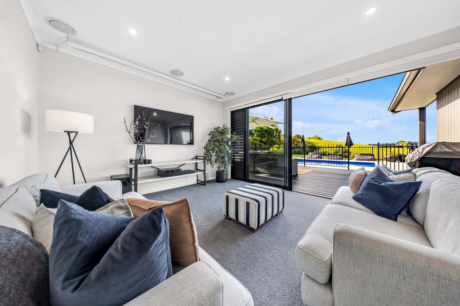 226 Whitford Road, Whitford, photo 16