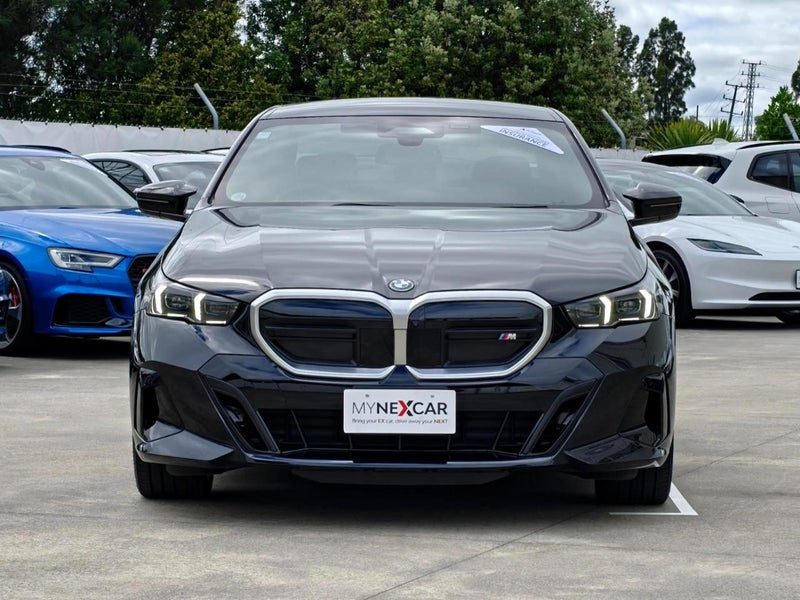 2024 BMW i5 CRYSTAL AMBIENT LIGHTING, photo 2