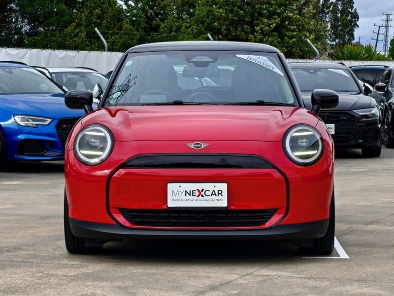 2024 MINI Cooper AS NEW/FUN LITTLE EV, photo 2