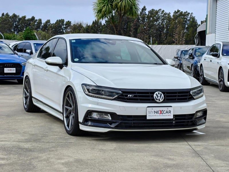 2017 Volkswagen Passat R-LINE SPEC/LOW KM, photo 3