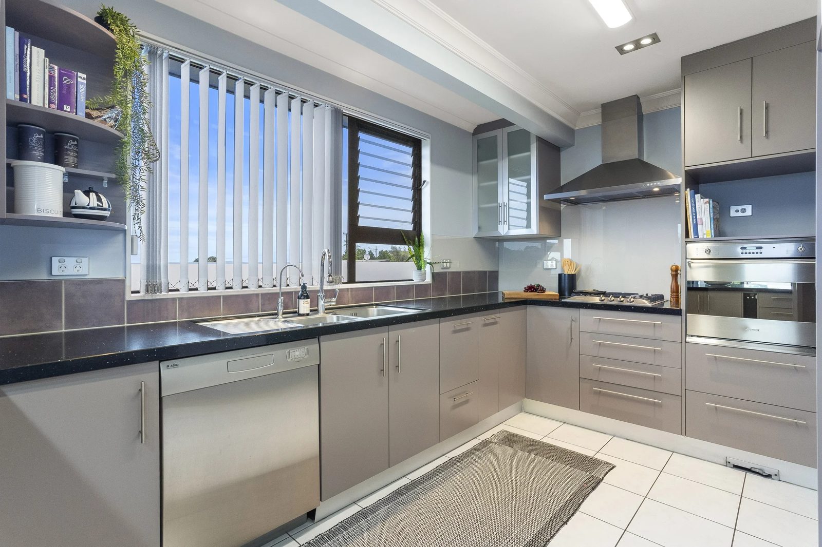 40 Carlton Street, Hillsborough, photo 19
