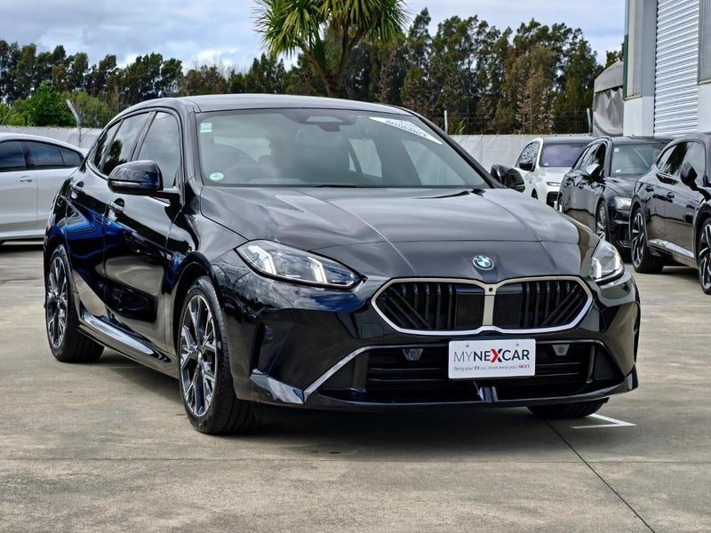 2024 BMW 120i AS NEW/M-SPORT, photo 3