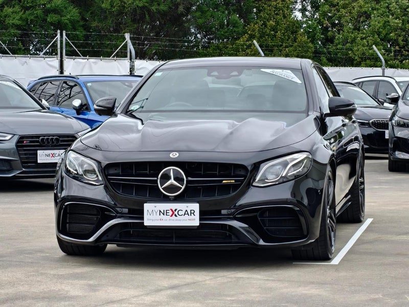 2018 Mercedes-Benz E 63 V8 AMG/BLACK ON GOLD!