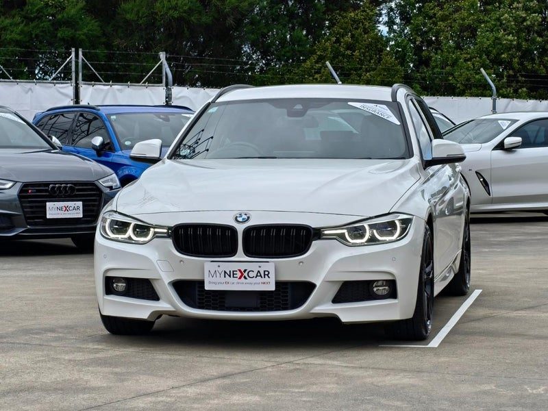 2017 BMW 330i NZ NAV RADIO &CARPLAY