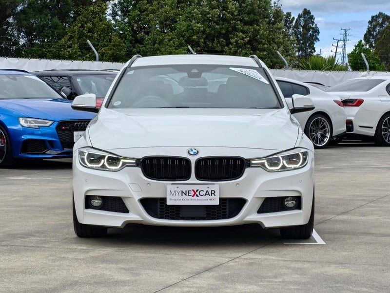 2017 BMW 330i NZ NAV RADIO &CARPLAY, photo 2