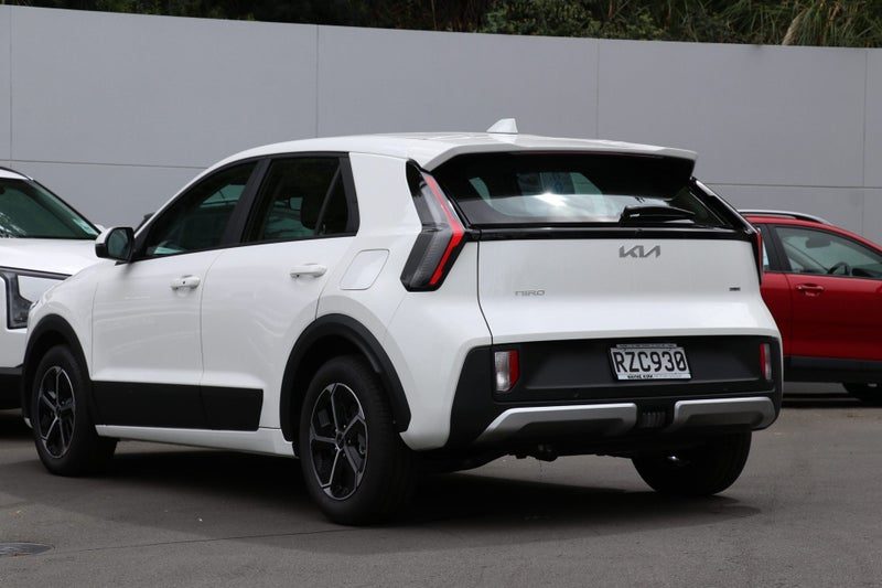 2026 Kia Niro Light 1.6PH/6AM, photo 2