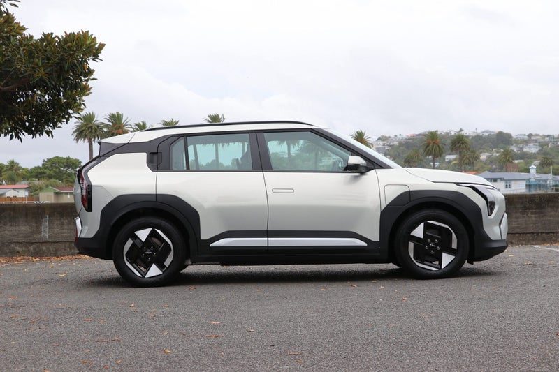 2026 Kia EV3 Light 2WD Standard Range, photo 3