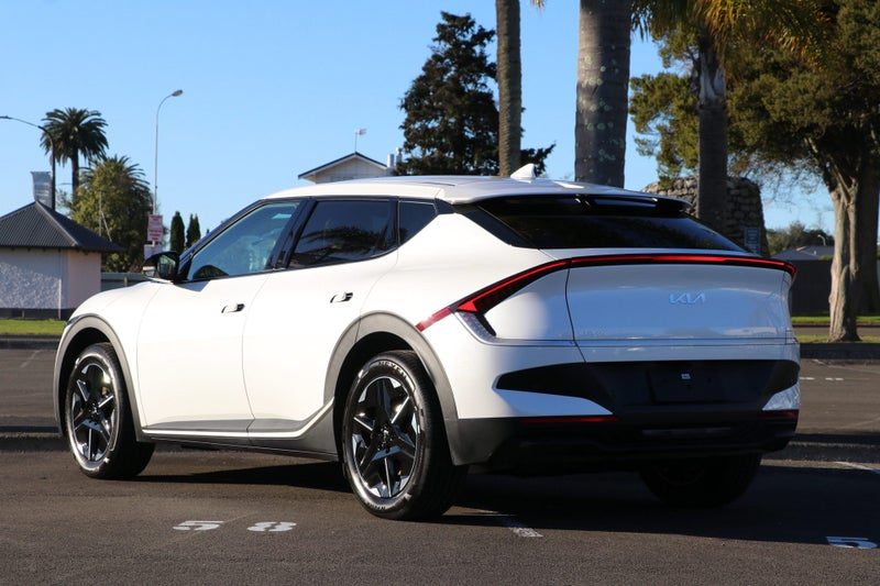 2026 Kia EV6 LIGHT LR RWD 84KWH, photo 2