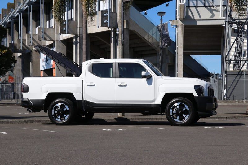2026 Kia Tasman TXS 4WD Wellside, photo 3