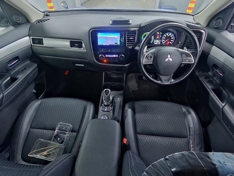 2013 Mitsubishi Outlander G, photo 3