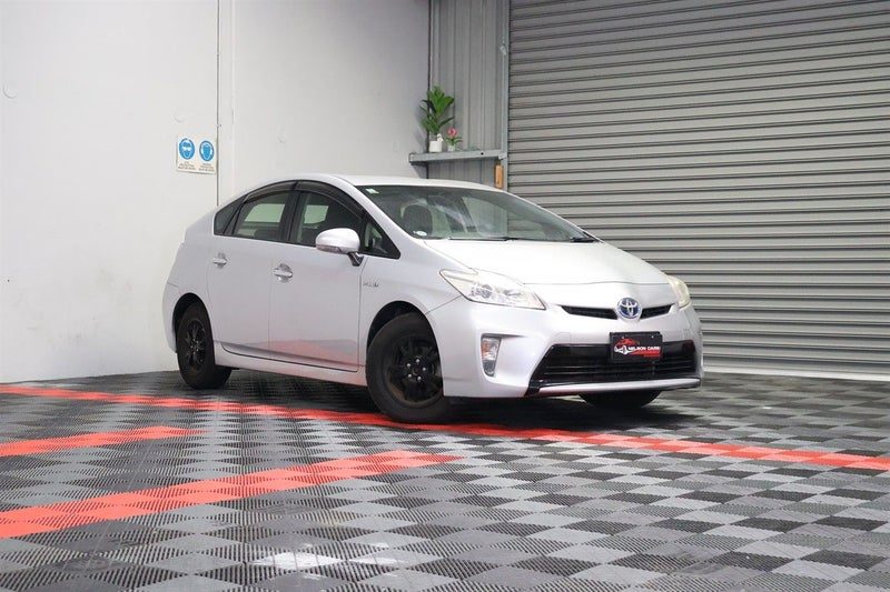 2015 Toyota Prius L