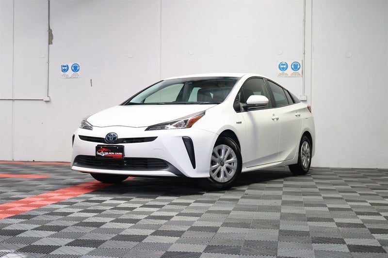 2019 Toyota Prius s, photo 2