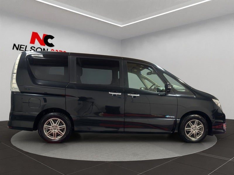 2014 Nissan Serena Highway Star, photo 2