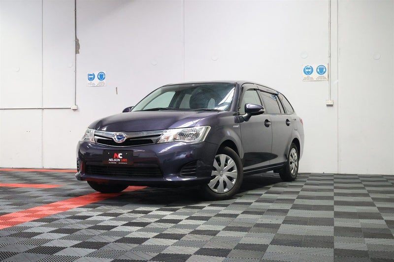 2014 Toyota Corolla FIELDER HYBRID, photo 2