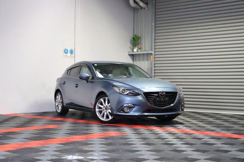 2013 Mazda Axela