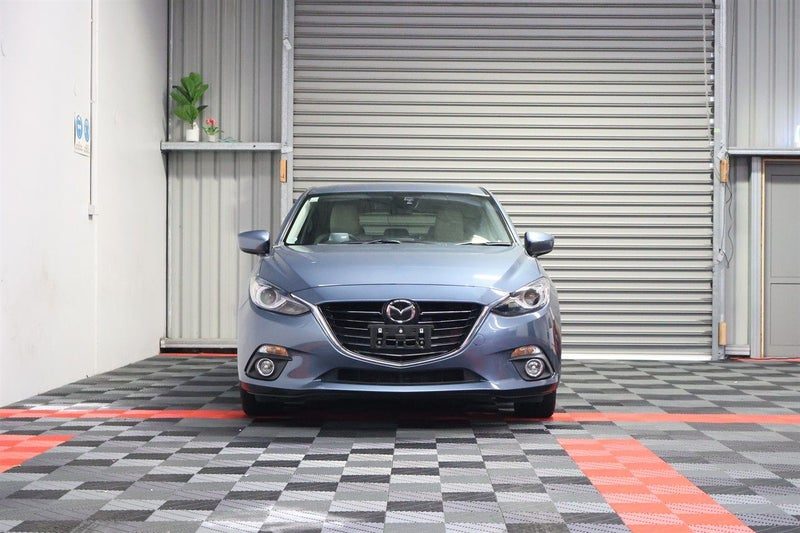 2013 Mazda Axela, photo 3