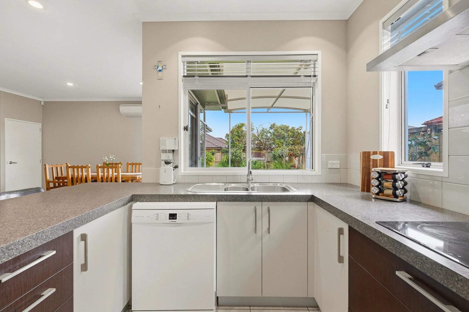 55 Coachman Drive, Flat Bush, photo 12