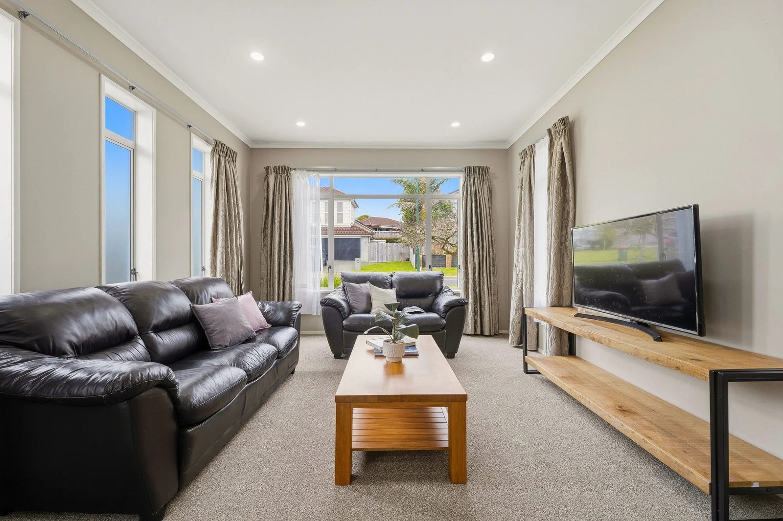 55 Coachman Drive, Flat Bush, photo 5