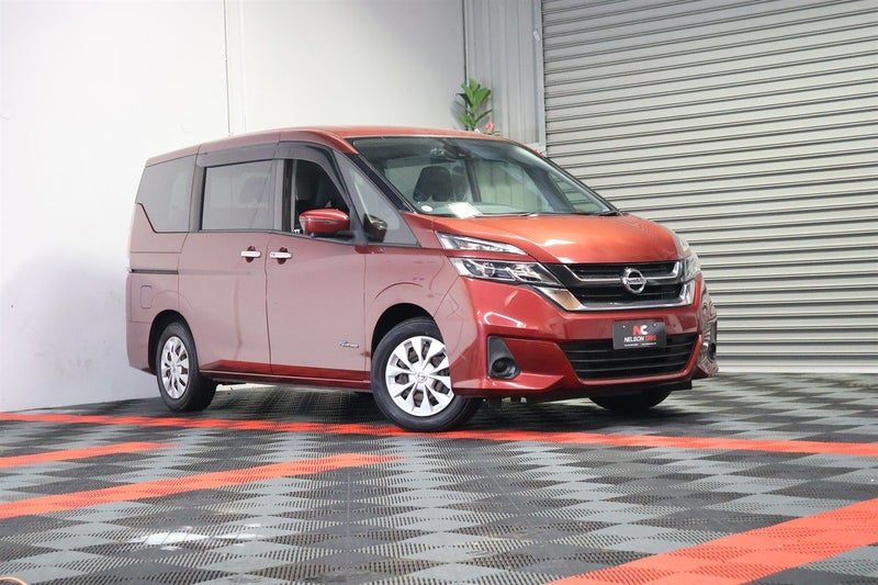 2017 Nissan Serena 5D X V SELECTION