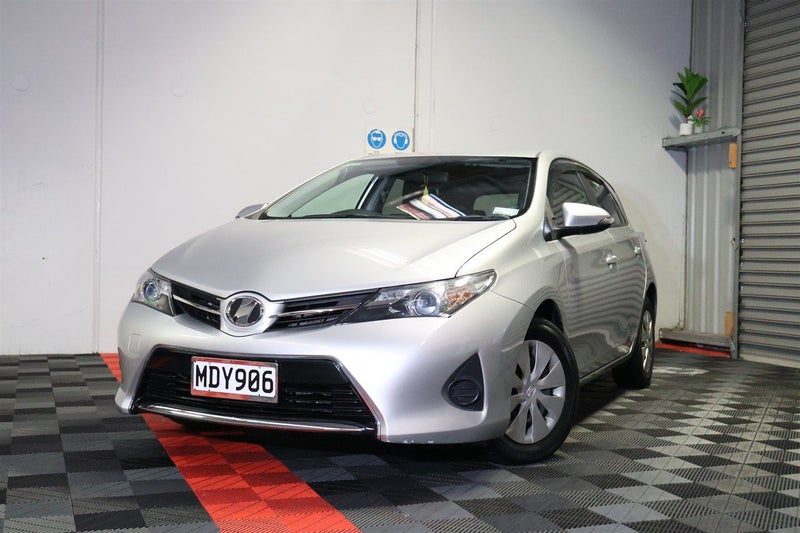2014 Toyota Auris, photo 2