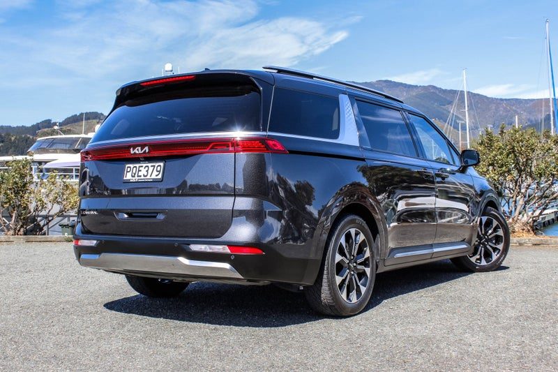2022 Kia Carnival Deluxe 2.2DT/8AT, photo 3